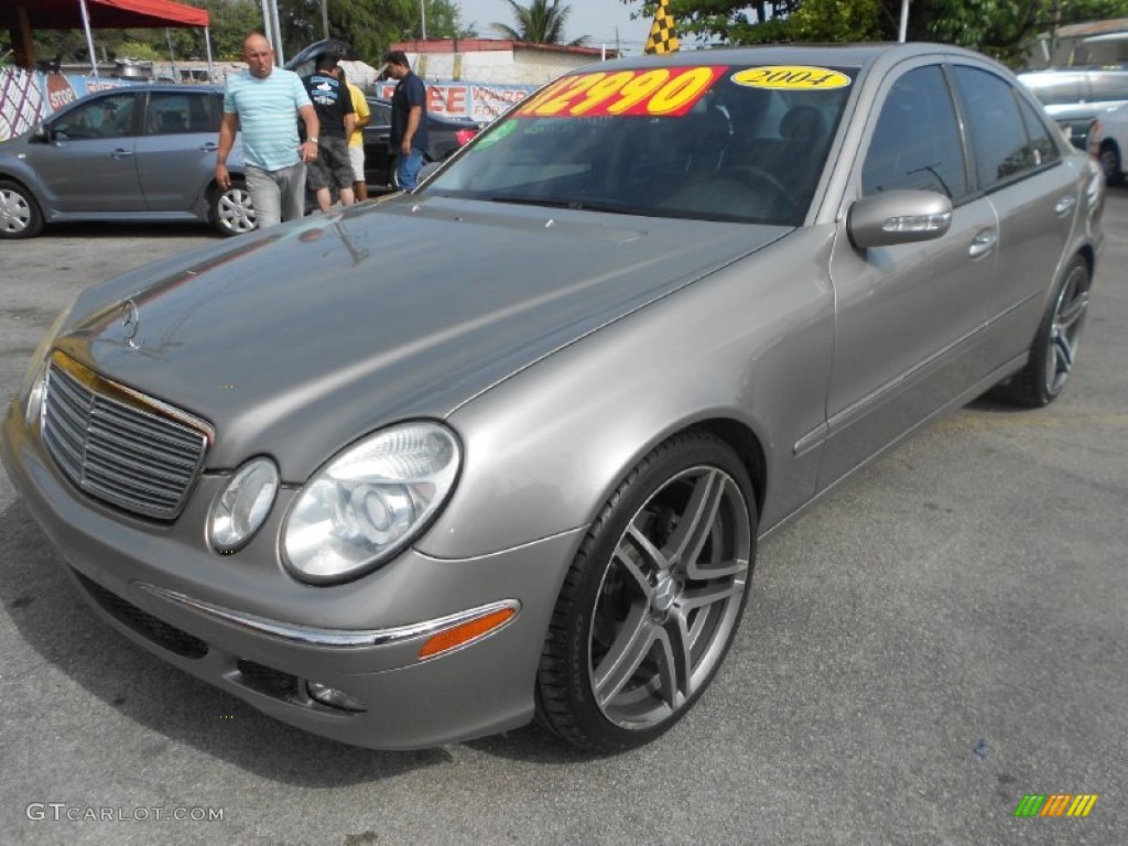 Desert Silver Metallic 2004 Mercedes-Benz E 320 Sedan Exterior Photo #77740252
