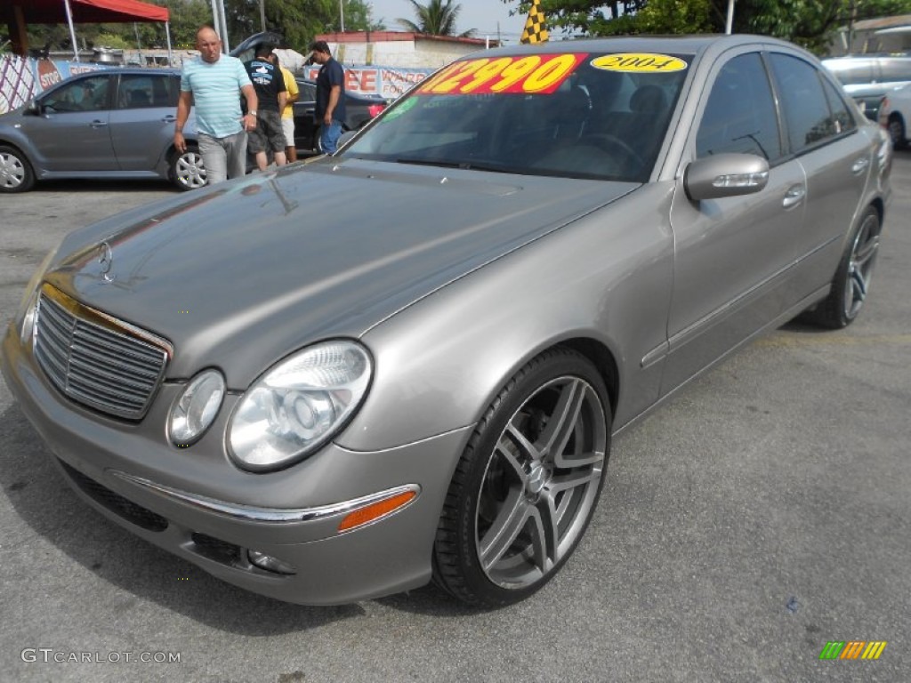 2004 E 320 Sedan - Desert Silver Metallic / Black photo #3