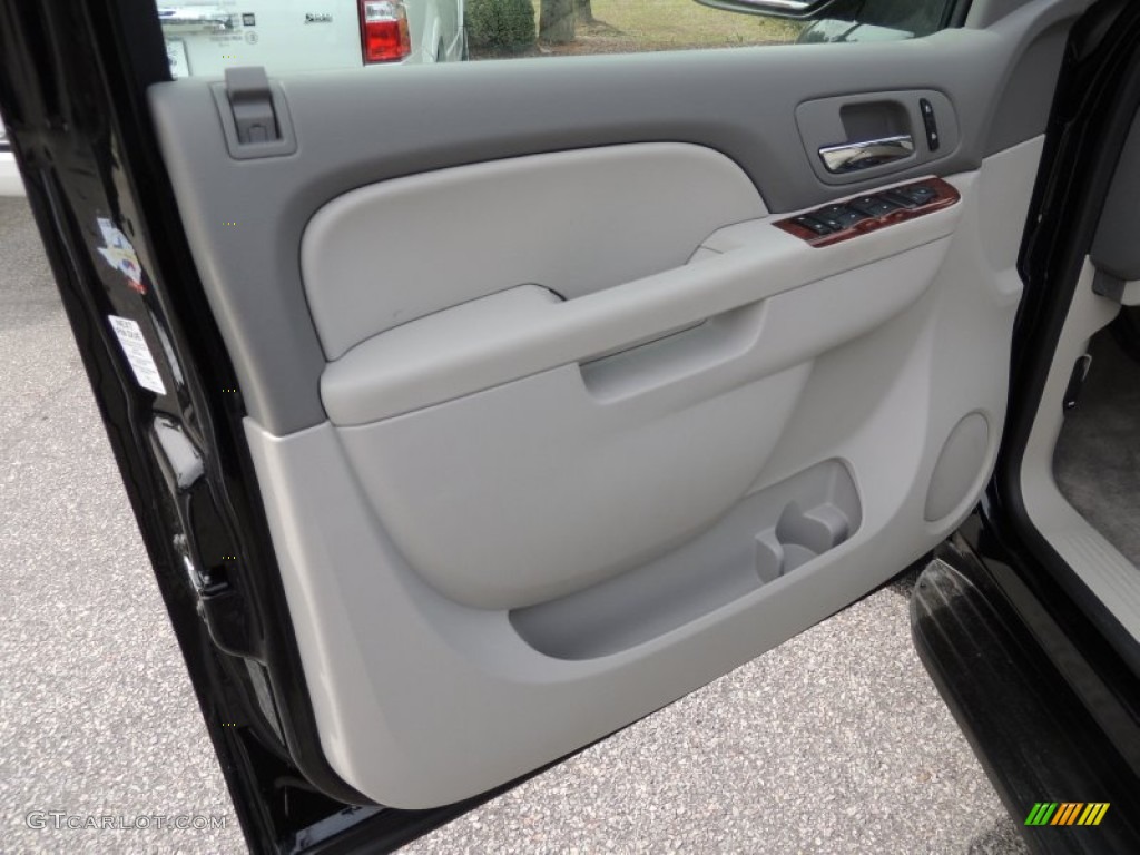 2013 Chevrolet Suburban LT Light Titanium/Dark Titanium Door Panel Photo #77740851