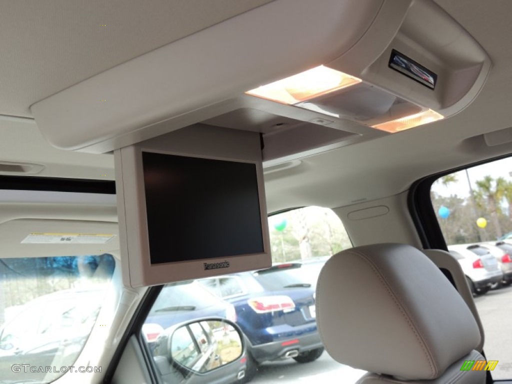 2013 Chevrolet Suburban LT Entertainment System Photo #77740869