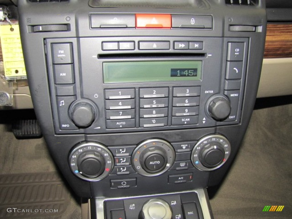 2010 Land Rover LR2 HSE Controls Photo #77741202