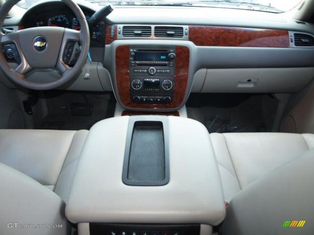 2009 Chevrolet Tahoe LTZ 4x4 Light Titanium Dashboard Photo #77741625