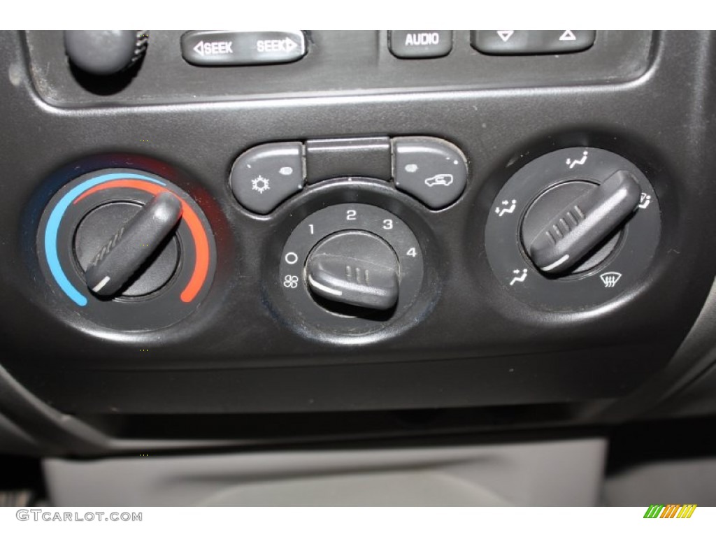 2006 Isuzu i-Series Truck i-280 S Extended Cab Controls Photo #77741991