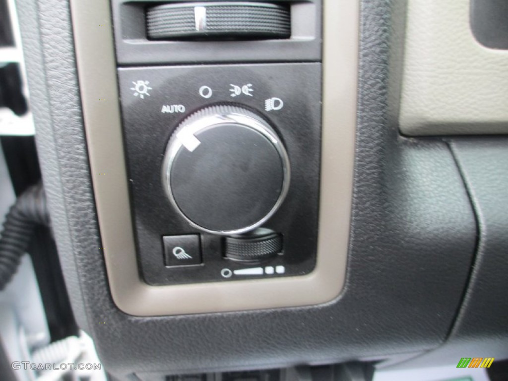 2012 Dodge Ram 1500 ST Quad Cab 4x4 Controls Photo #77743340