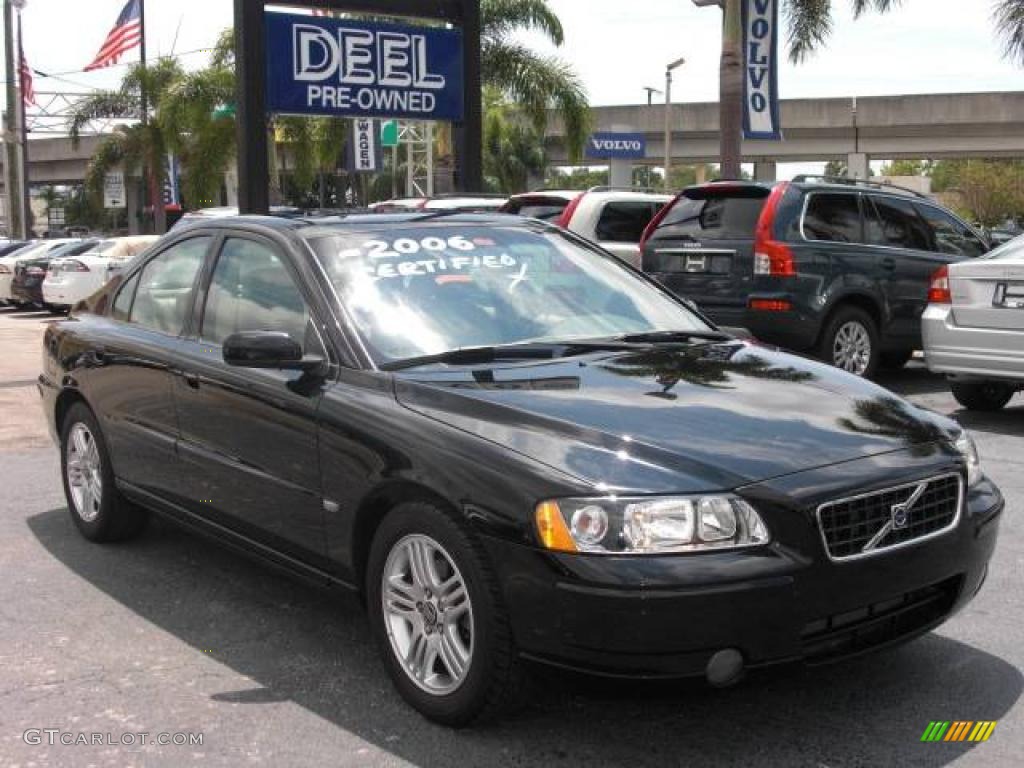 2006 S60 2.5T - Black / Taupe/Light Taupe photo #1