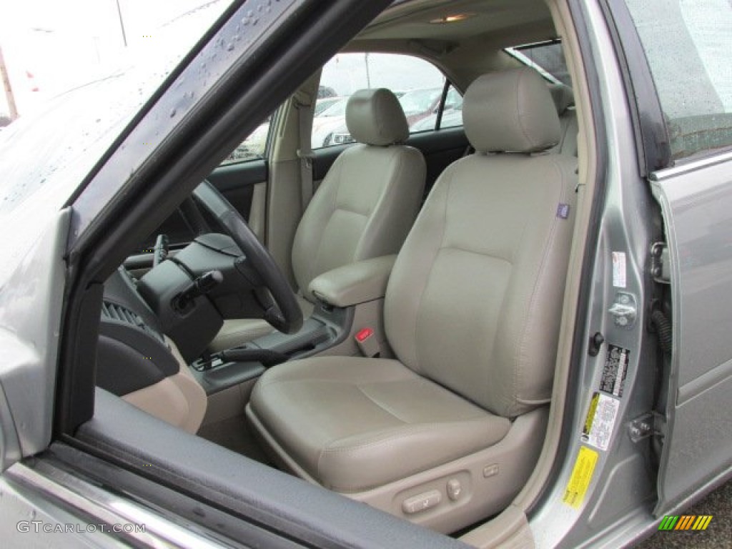 2005 Toyota Camry SE Front Seat Photos