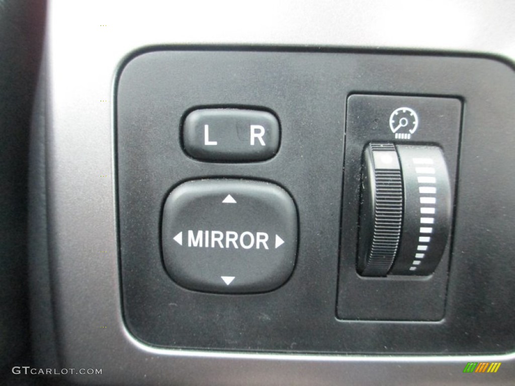 2008 Pontiac Vibe Standard Vibe Model Controls Photo #77743998
