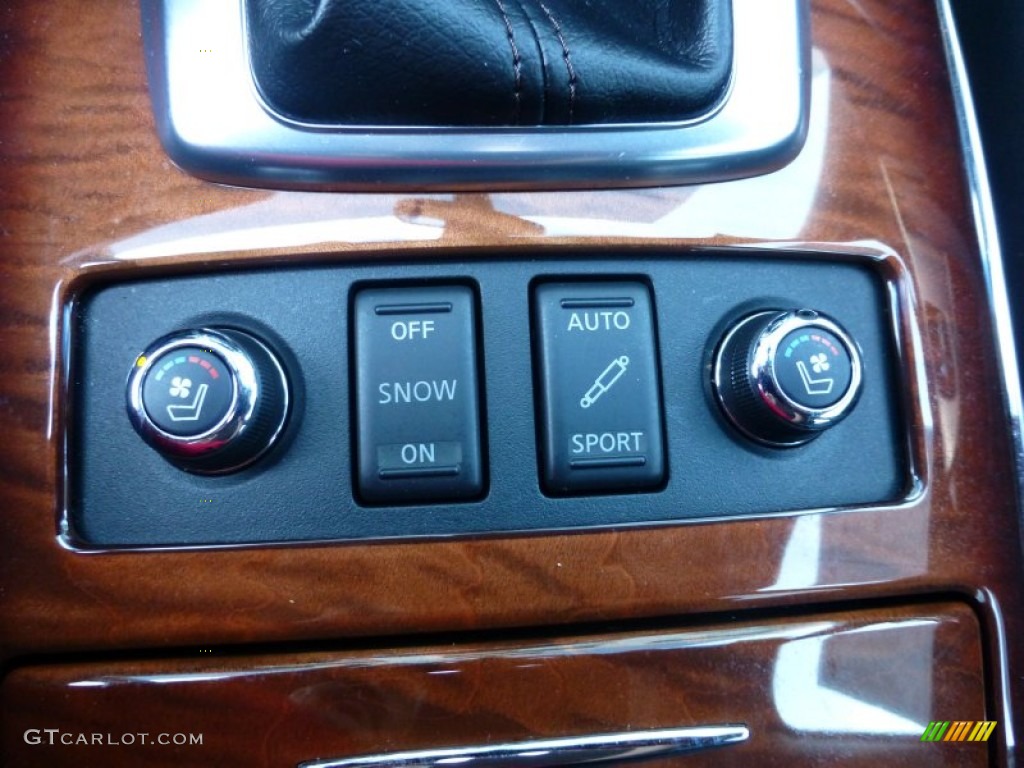 2011 Infiniti FX 50 AWD Controls Photo #77744200
