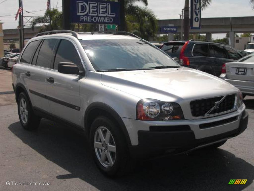 Silver Metallic Volvo XC90
