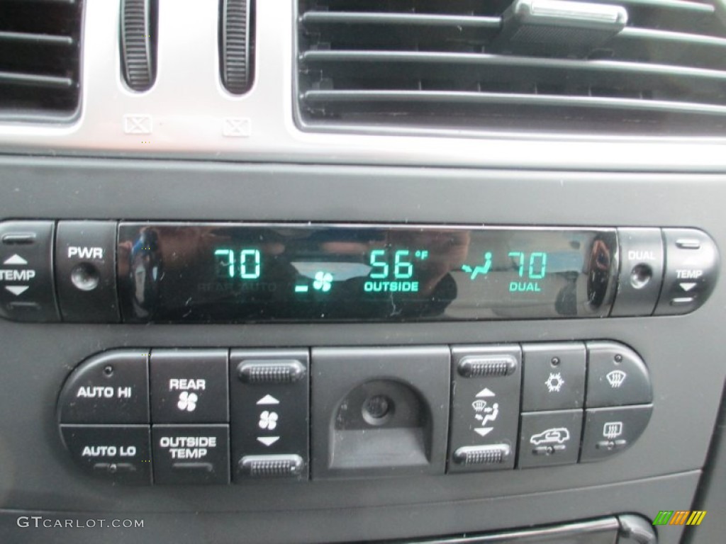 2007 Chrysler Pacifica Touring AWD Controls Photo #77745663