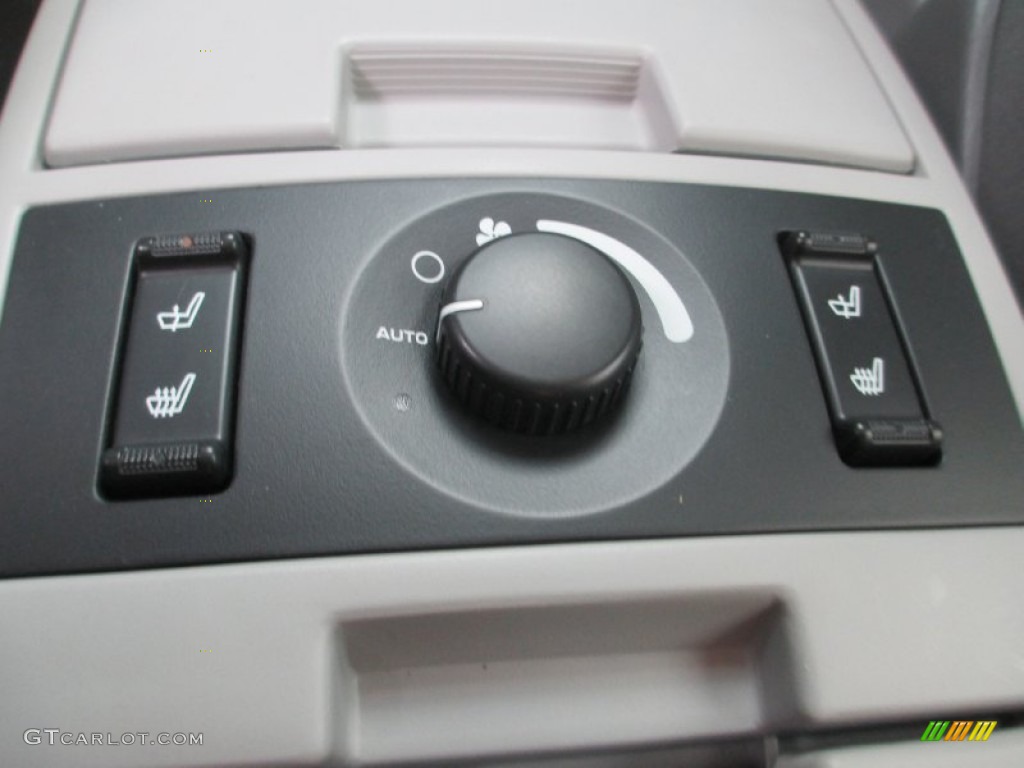 2007 Chrysler Pacifica Touring AWD Controls Photo #77745793