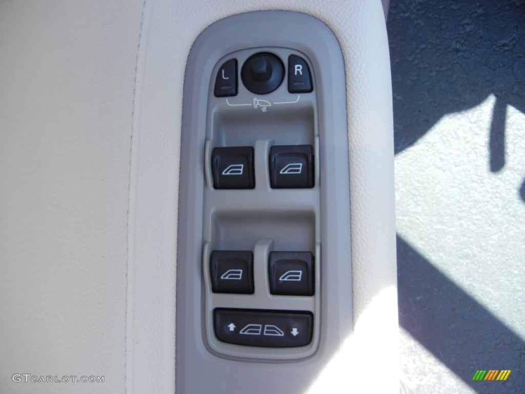 2008 Volvo C70 T5 Controls Photo #77746026