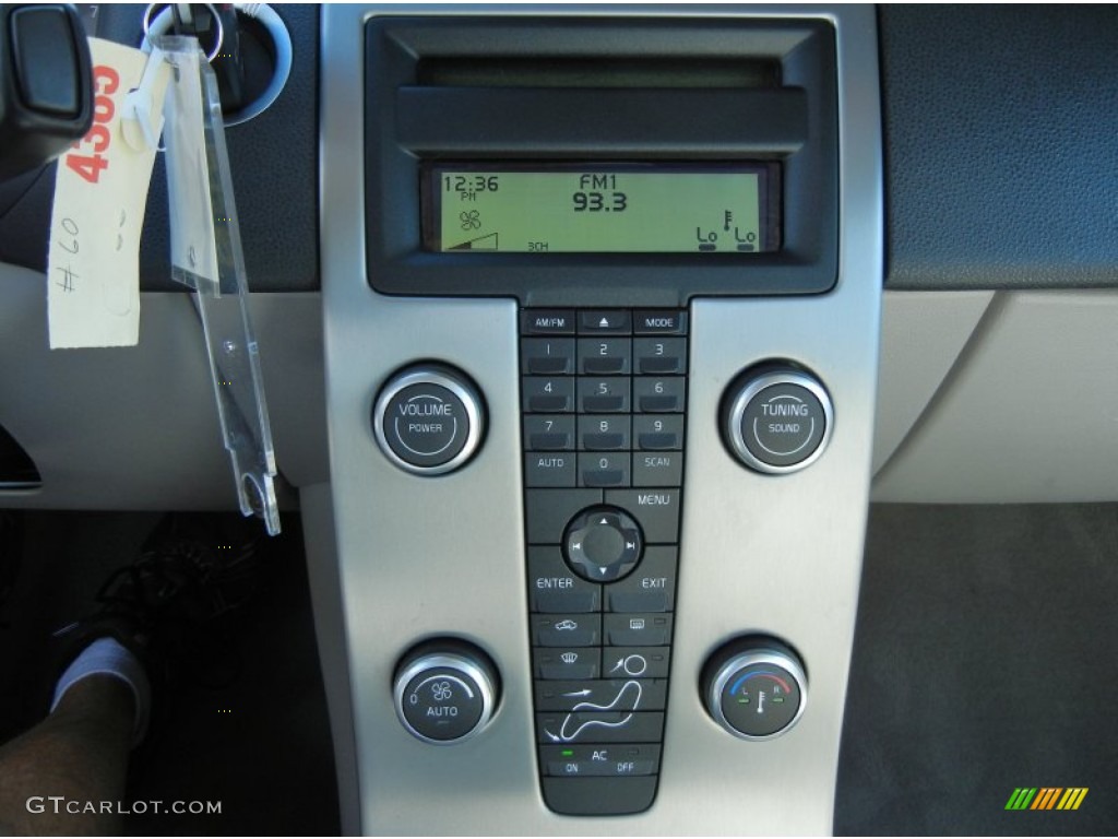 2008 Volvo C70 T5 Controls Photo #77746200