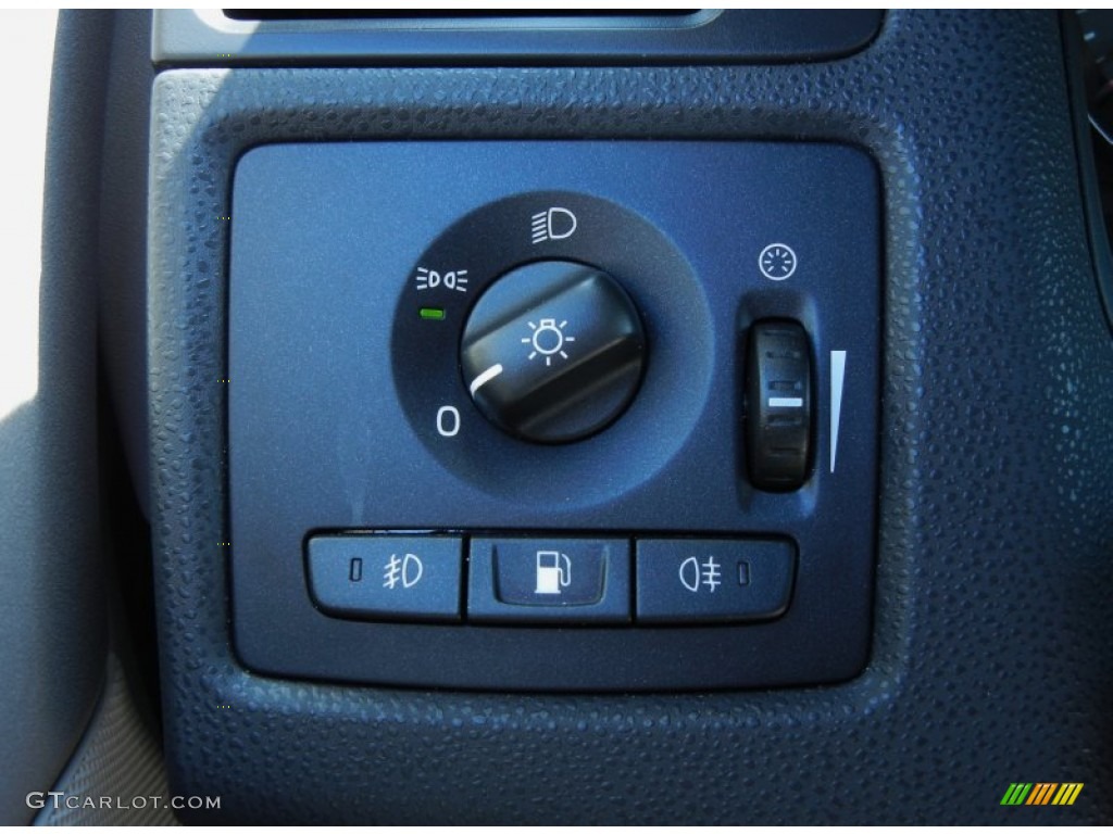 2008 Volvo C70 T5 Controls Photo #77746242