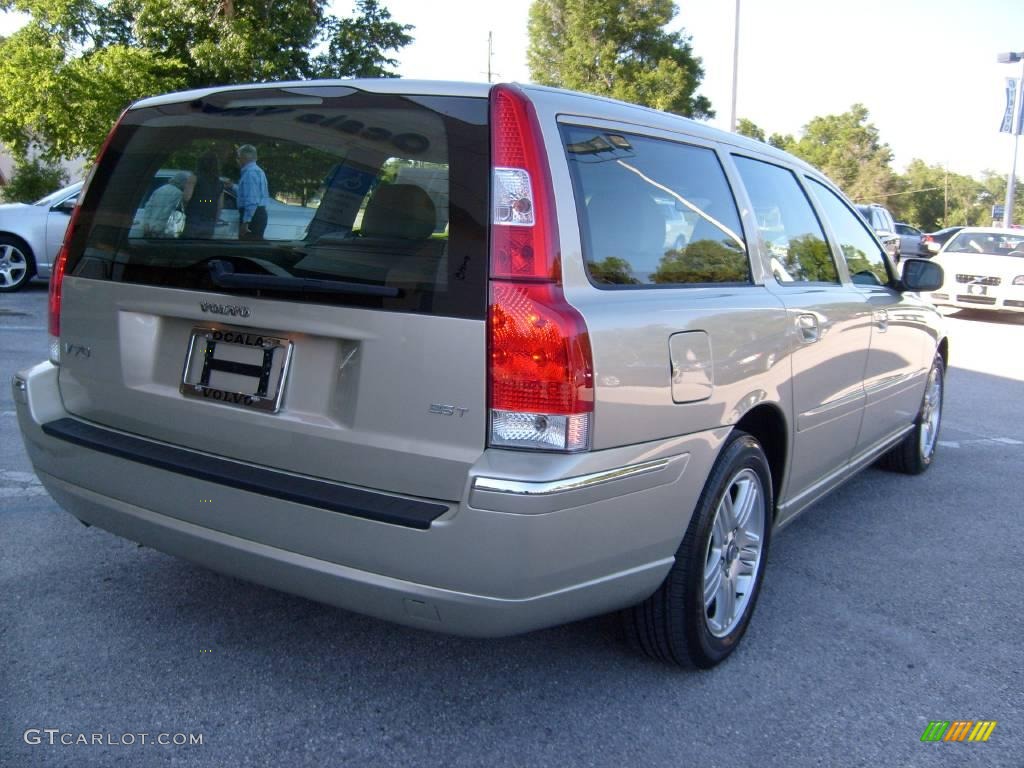 2007 V70 2.5T - Willow Green Metallic / Taupe/Light Taupe photo #3