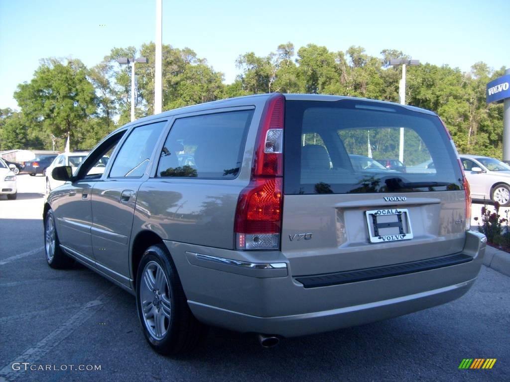 2007 V70 2.5T - Willow Green Metallic / Taupe/Light Taupe photo #5