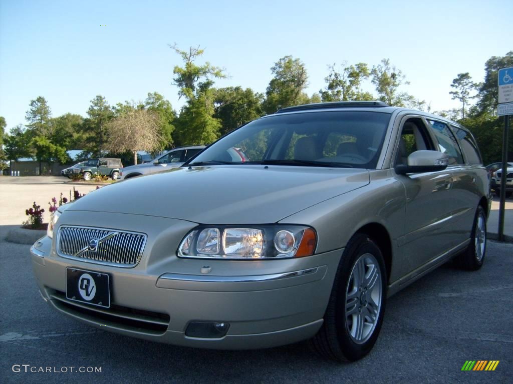 2007 V70 2.5T - Willow Green Metallic / Taupe/Light Taupe photo #6