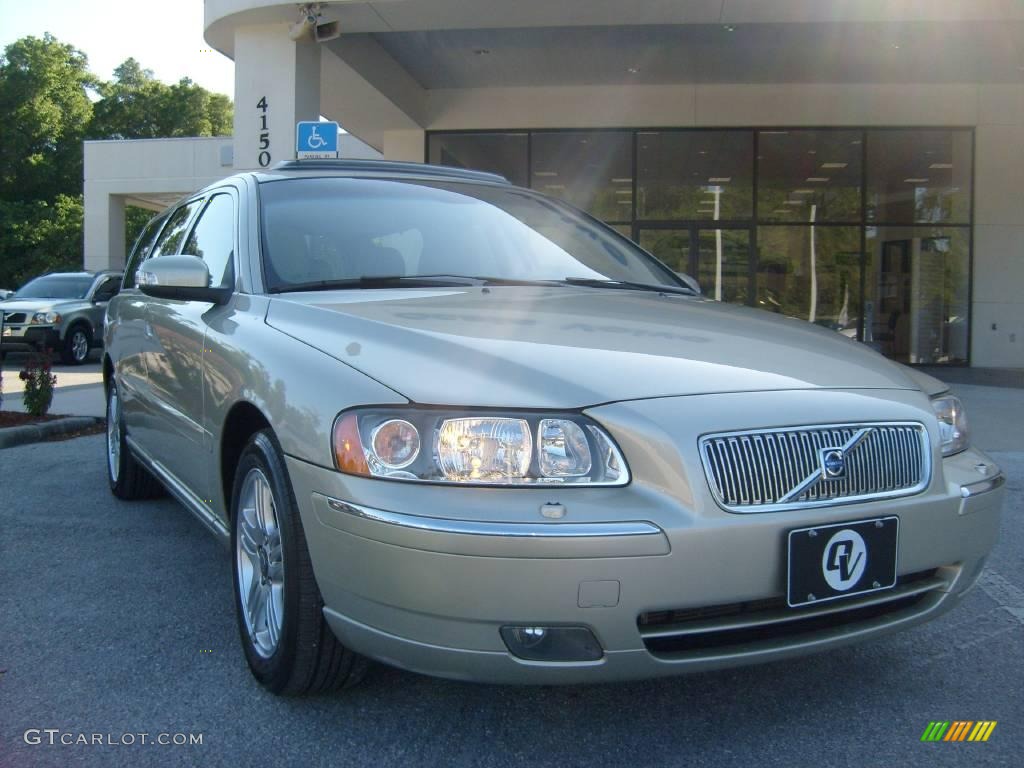 2007 V70 2.5T - Willow Green Metallic / Taupe/Light Taupe photo #8
