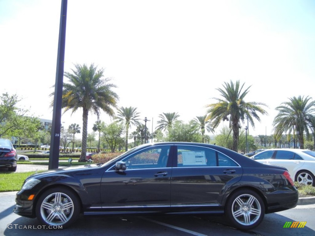 2013 S 550 Sedan - Magnetite Black Metallic / Black photo #2