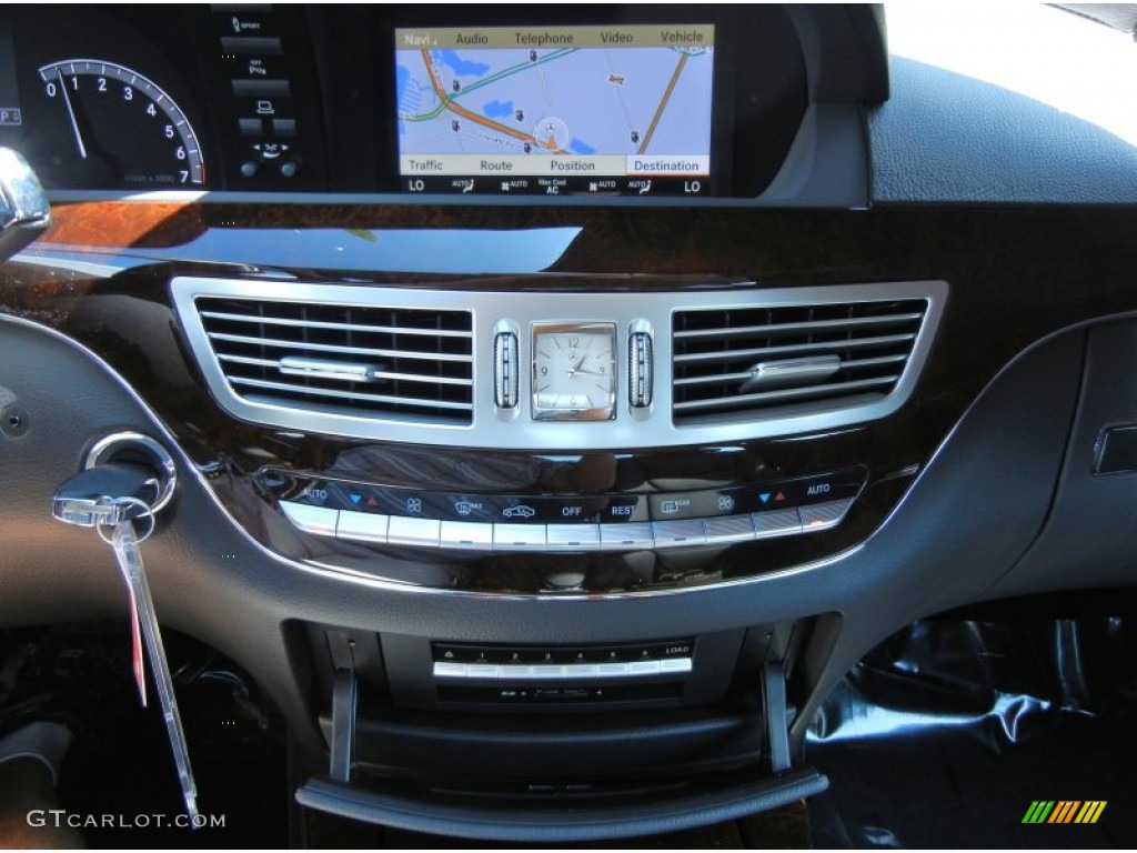 2013 Mercedes-Benz S 550 Sedan Controls Photo #77747937