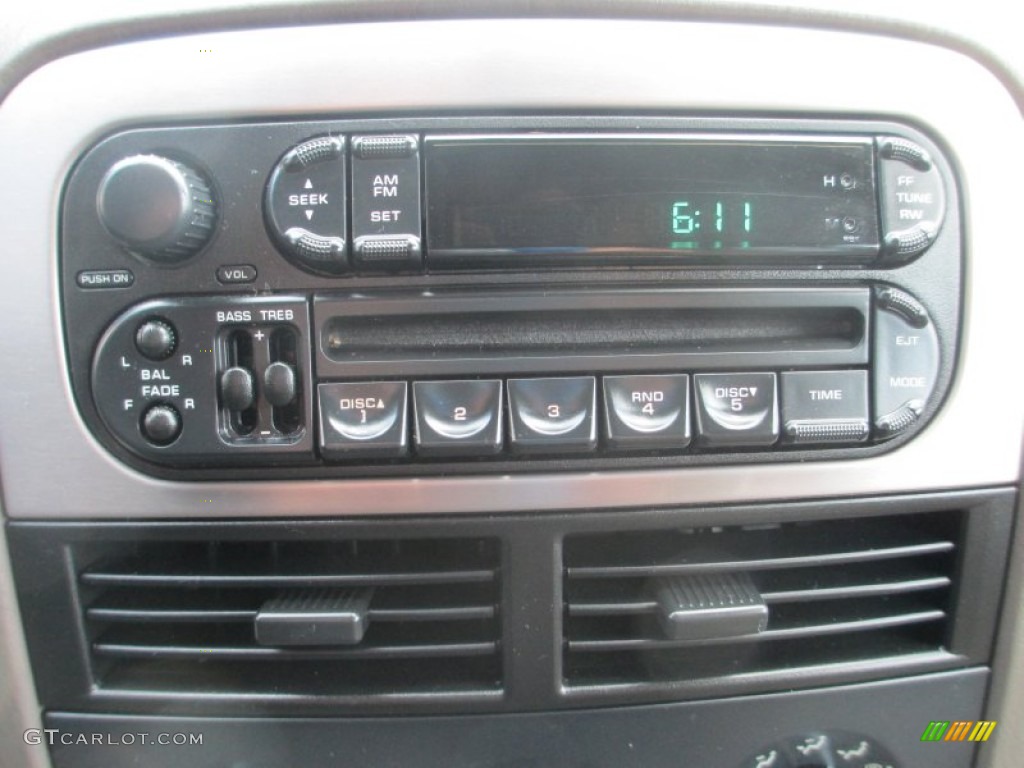 2004 Jeep Grand Cherokee Laredo 4x4 Audio System Photo #77748368