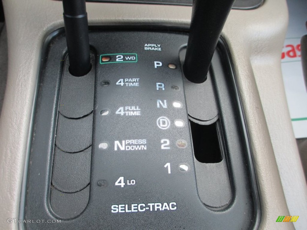 2004 Jeep Grand Cherokee Laredo 4x4 4 Speed Automatic Transmission Photo #77748411