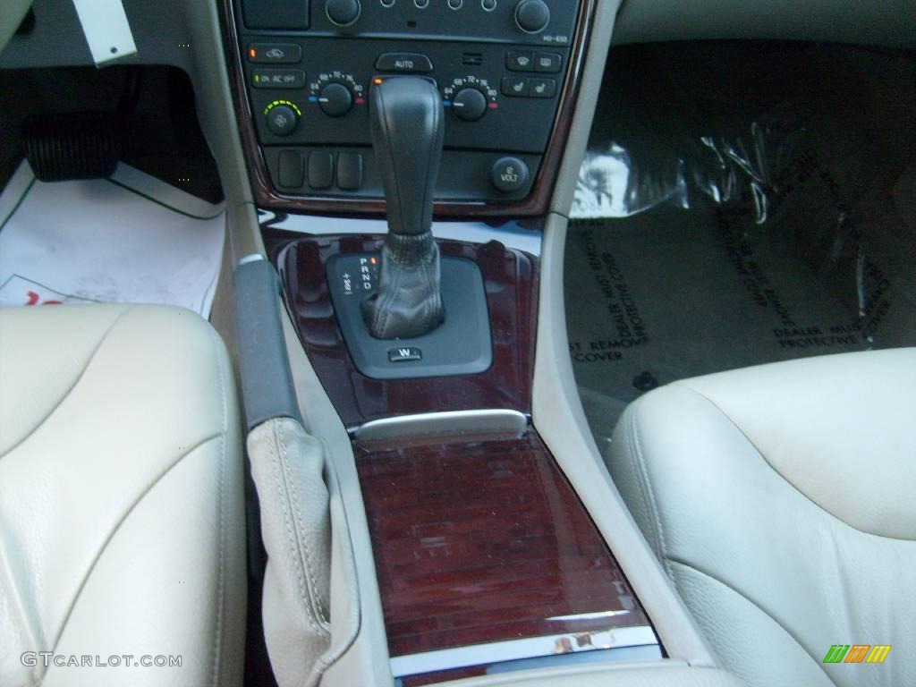 2007 V70 2.5T - Willow Green Metallic / Taupe/Light Taupe photo #23