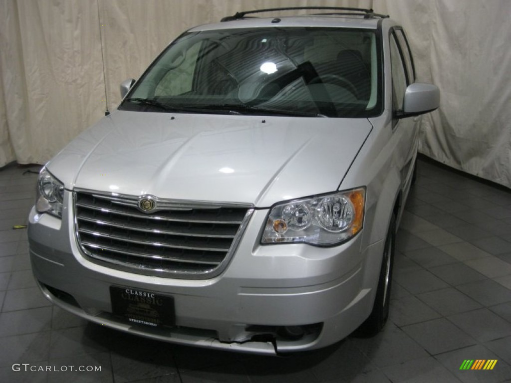 2008 Town & Country Touring - Bright Silver Metallic / Medium Slate Gray/Light Shale photo #1