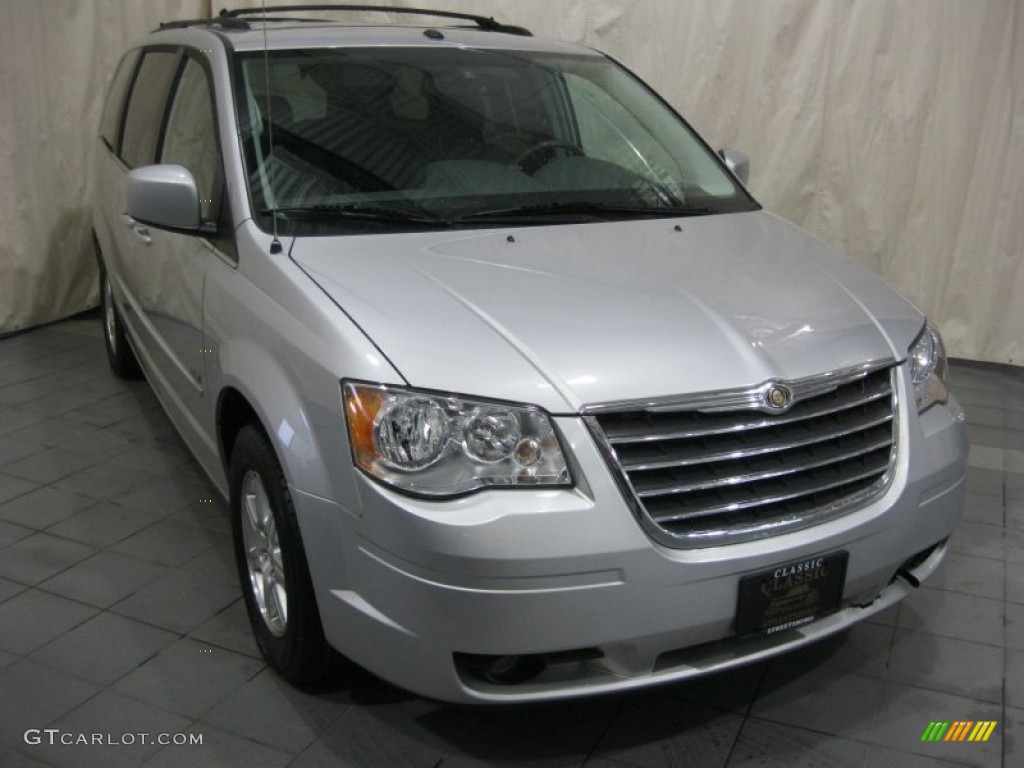 2008 Town & Country Touring - Bright Silver Metallic / Medium Slate Gray/Light Shale photo #3