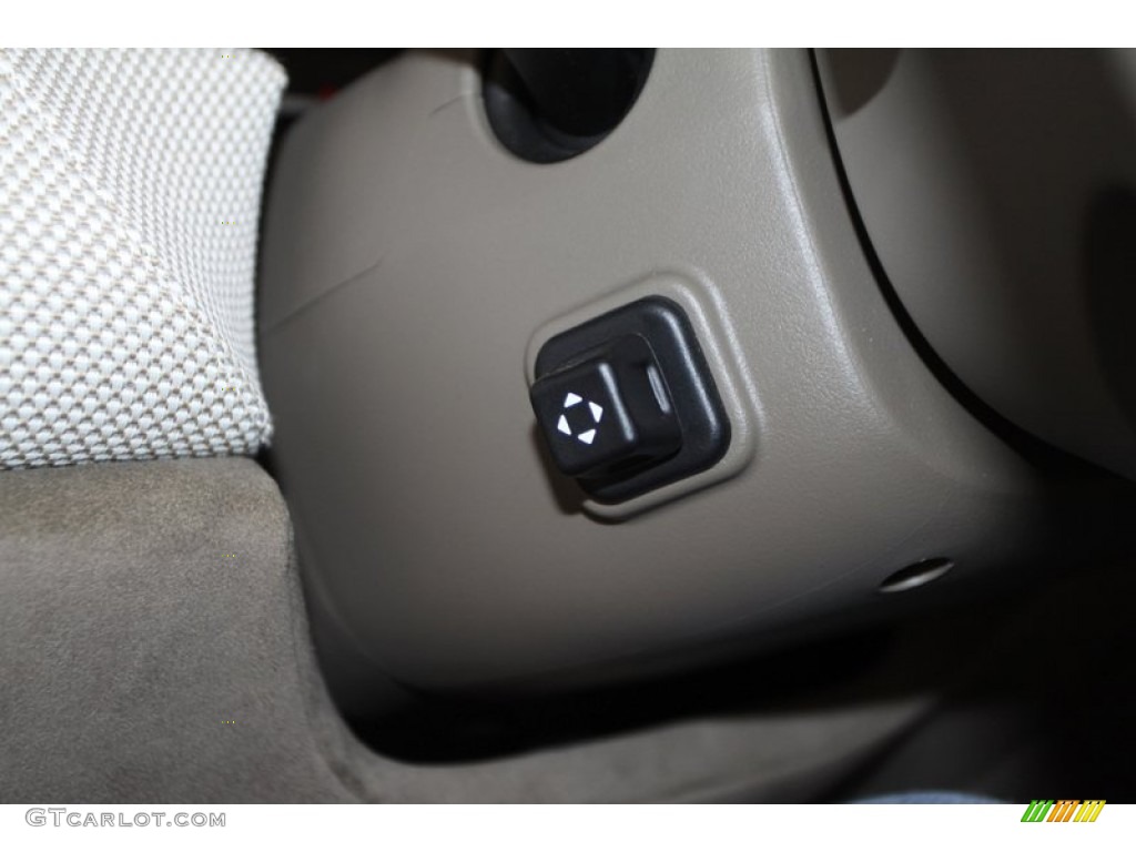2012 Fisker Karma EcoChic Controls Photo #77751078
