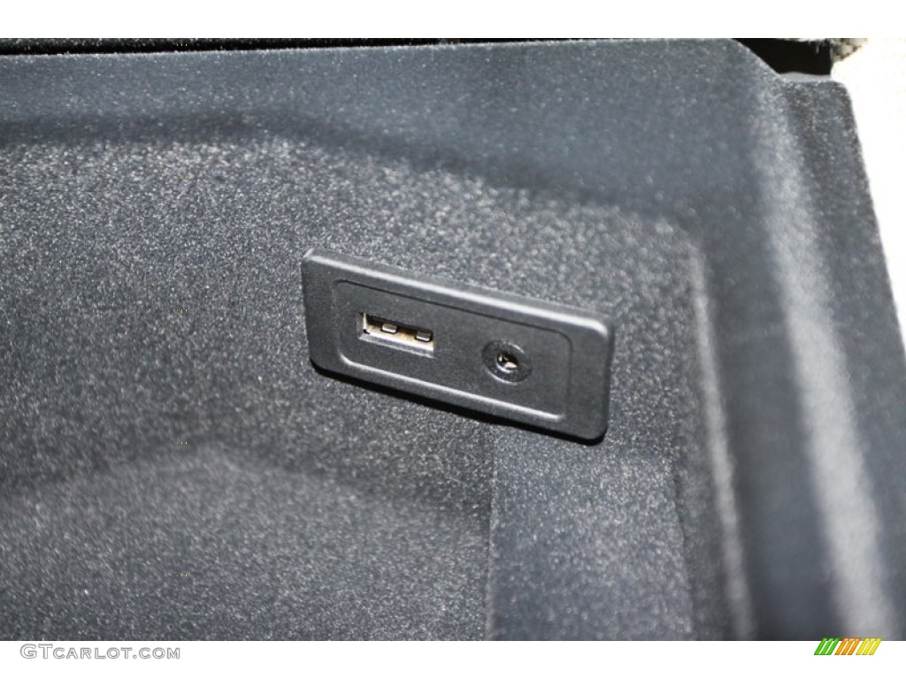 2012 Fisker Karma EcoChic Controls Photo #77751267