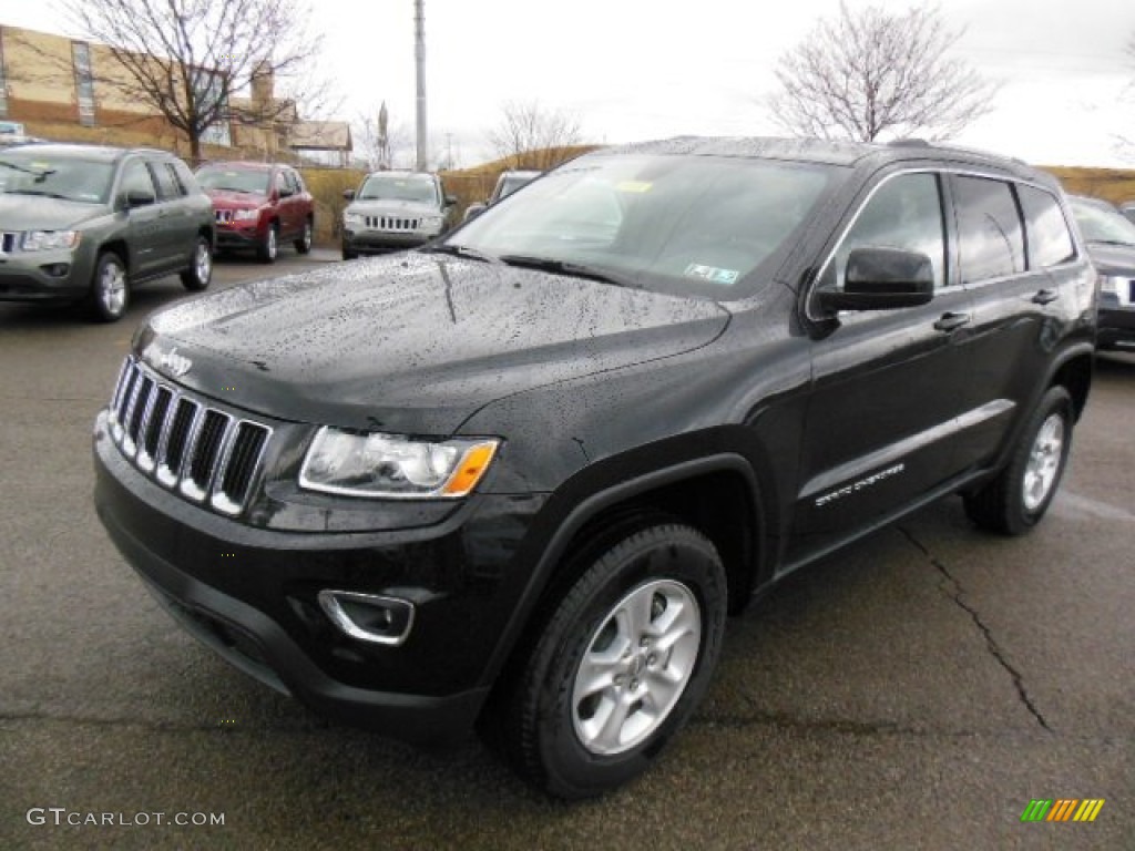 Brilliant Black Crystal Pearl 2014 Jeep Grand Cherokee Laredo 4x4 Exterior Photo #77752434