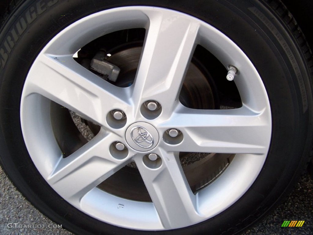 2012 Toyota Camry SE Wheel Photos