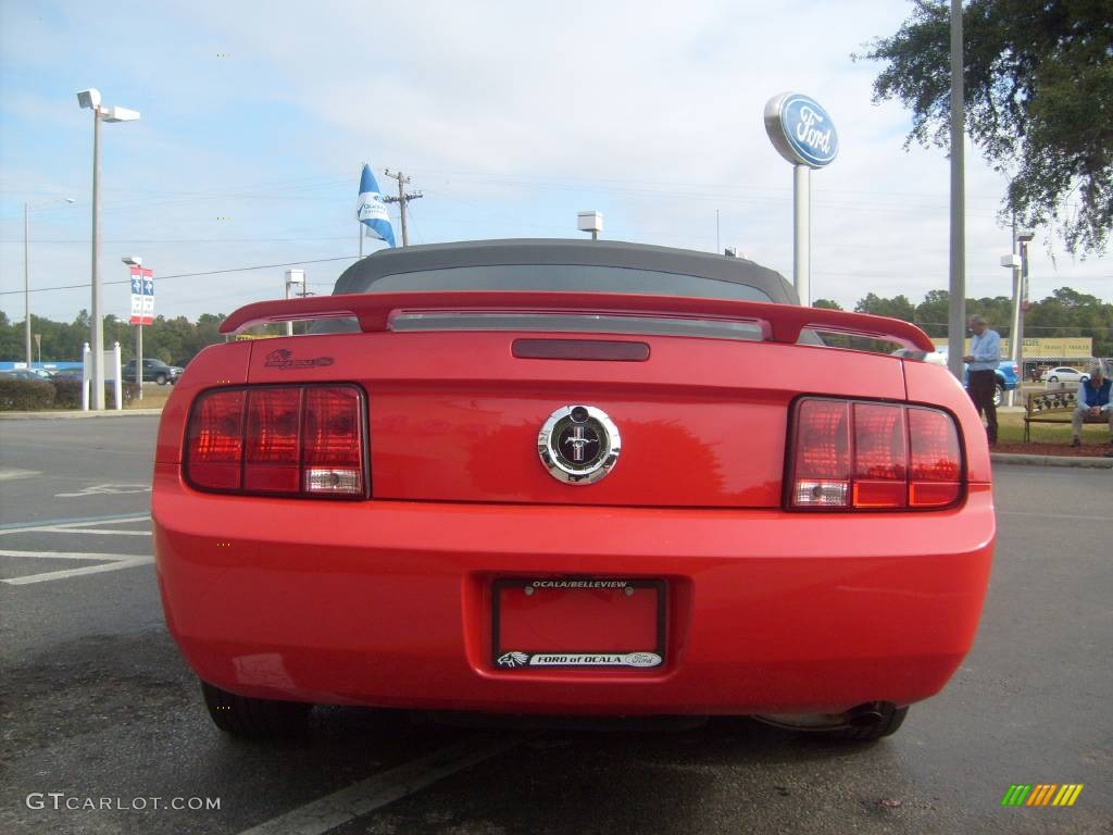 2006 Mustang V6 Premium Convertible - Torch Red / Light Graphite photo #4