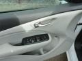 Bright White - Dart SXT Photo No. 15
