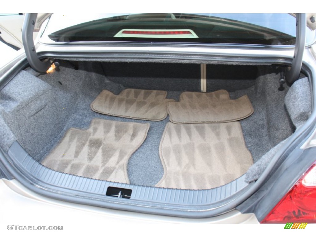 2005 Jaguar S-Type 4.2 Trunk Photo #77756719