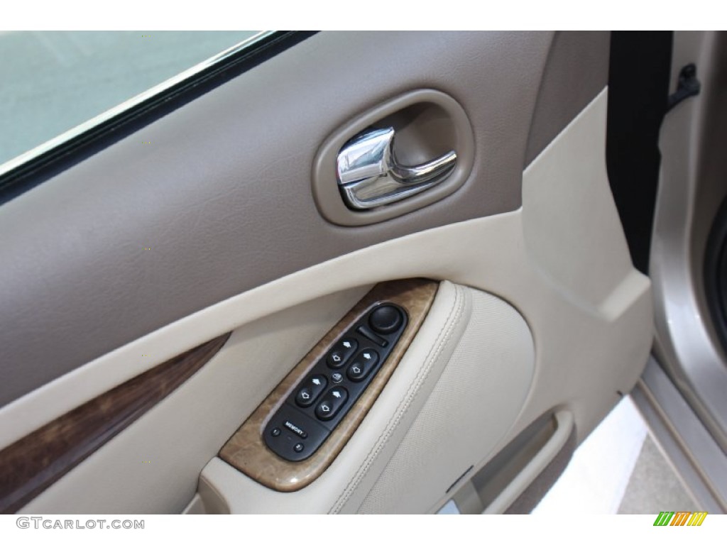 2005 Jaguar S-Type 4.2 Controls Photo #77756739