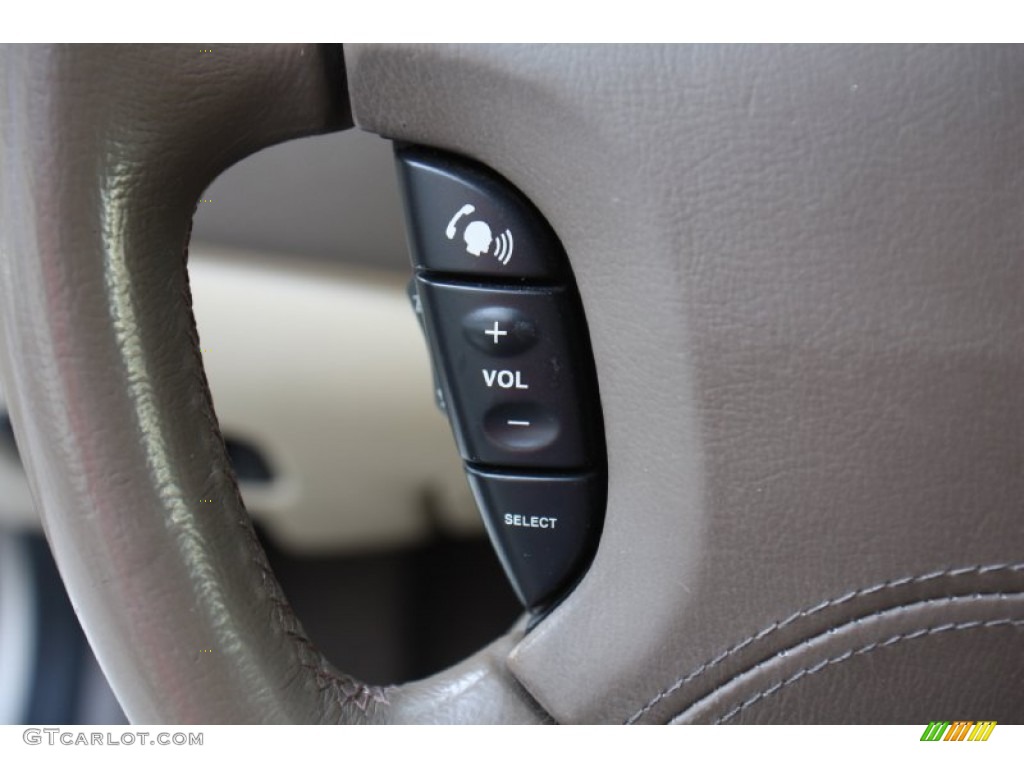 2005 Jaguar S-Type 4.2 Controls Photo #77756853