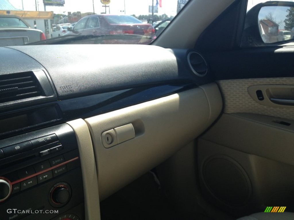 2005 MAZDA3 i Sedan - Shimmering Sand Metallic / Beige photo #21