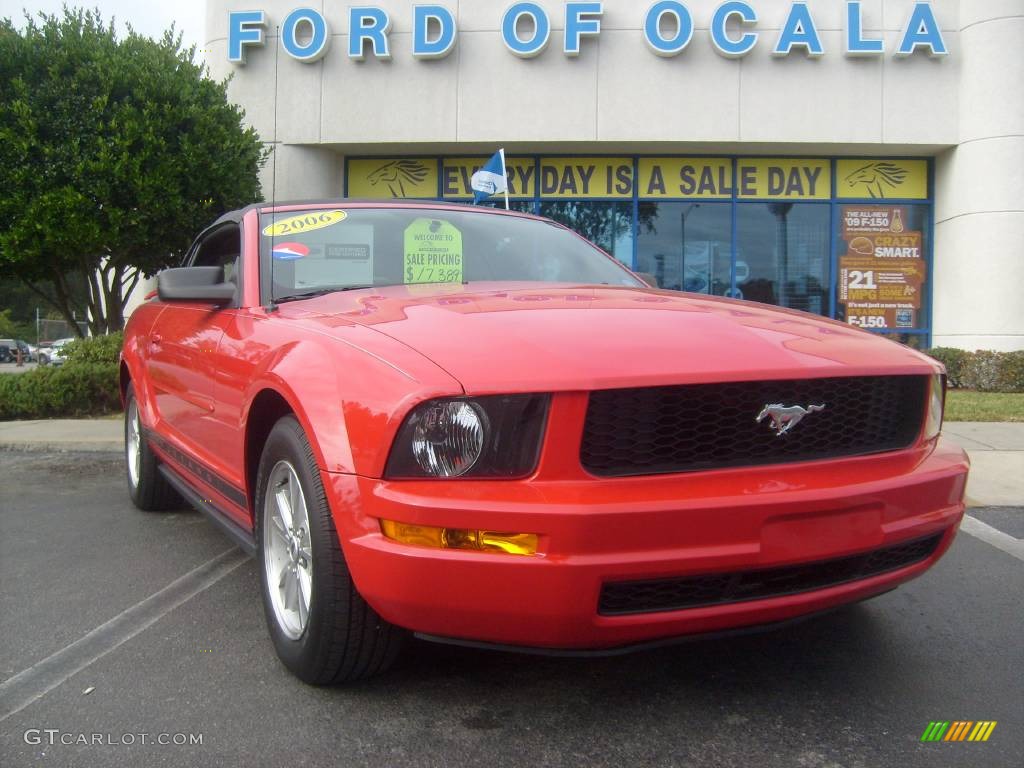 2006 Mustang V6 Premium Convertible - Torch Red / Light Graphite photo #9