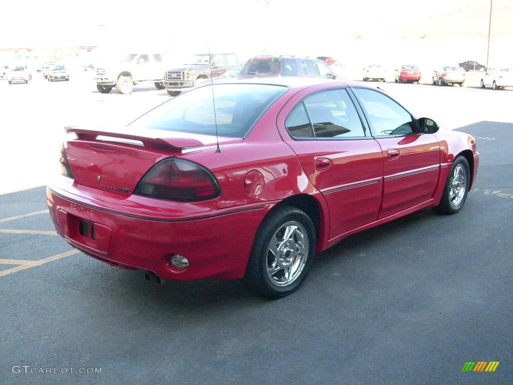 2004 Grand Am GT Sedan - Victory Red / Dark Pewter photo #7