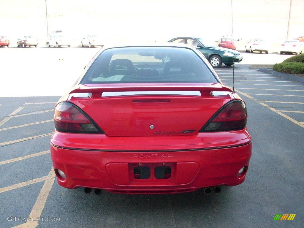 2004 Grand Am GT Sedan - Victory Red / Dark Pewter photo #9