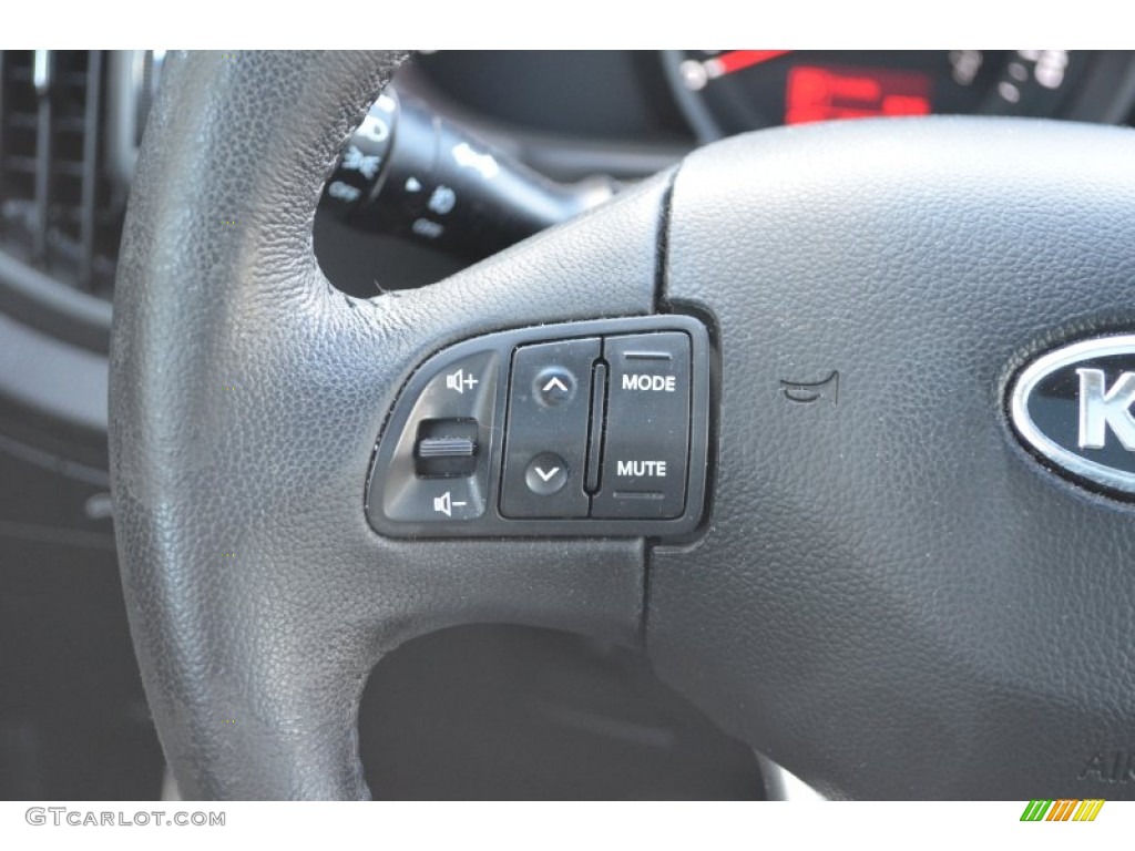 2011 Kia Sportage EX Controls Photo #77759403