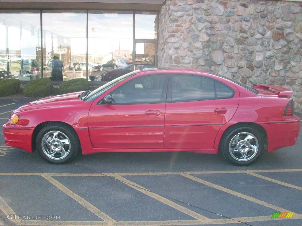 2004 Grand Am GT Sedan - Victory Red / Dark Pewter photo #12