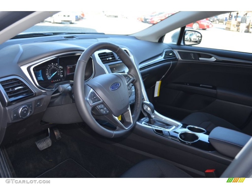 2013 Fusion SE 1.6 EcoBoost - Ingot Silver Metallic / SE Appearance Package Charcoal Black/Red Stitching photo #11