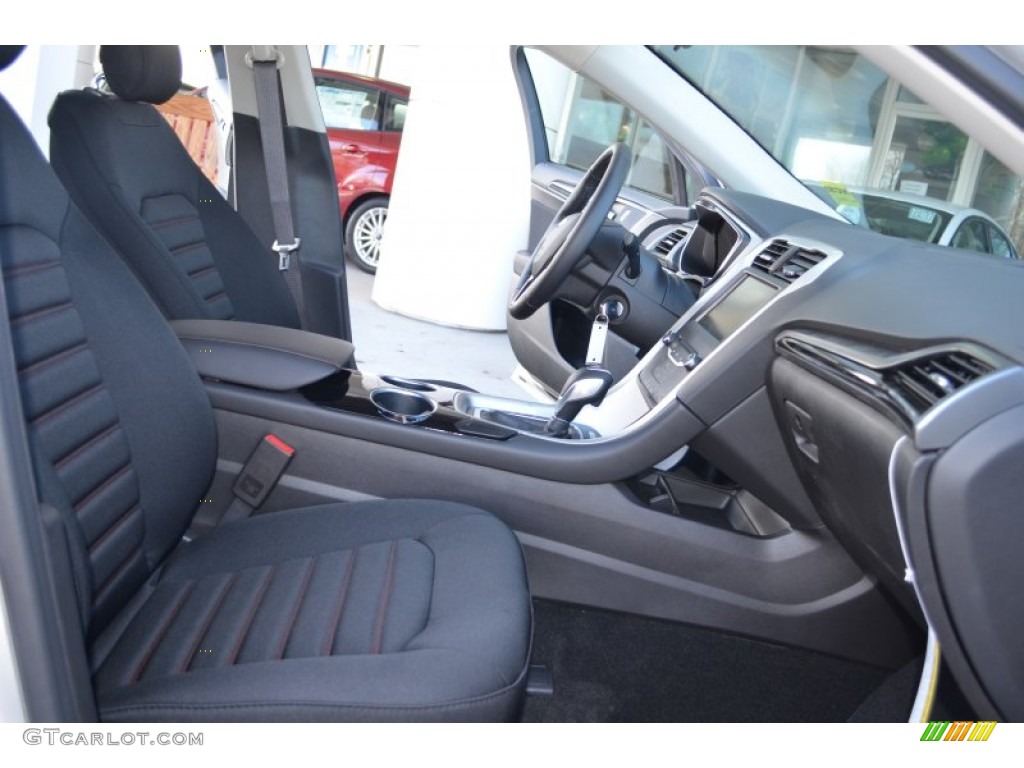 2013 Fusion SE 1.6 EcoBoost - Ingot Silver Metallic / SE Appearance Package Charcoal Black/Red Stitching photo #15