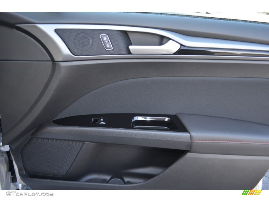 2013 Fusion SE 1.6 EcoBoost - Ingot Silver Metallic / SE Appearance Package Charcoal Black/Red Stitching photo #17