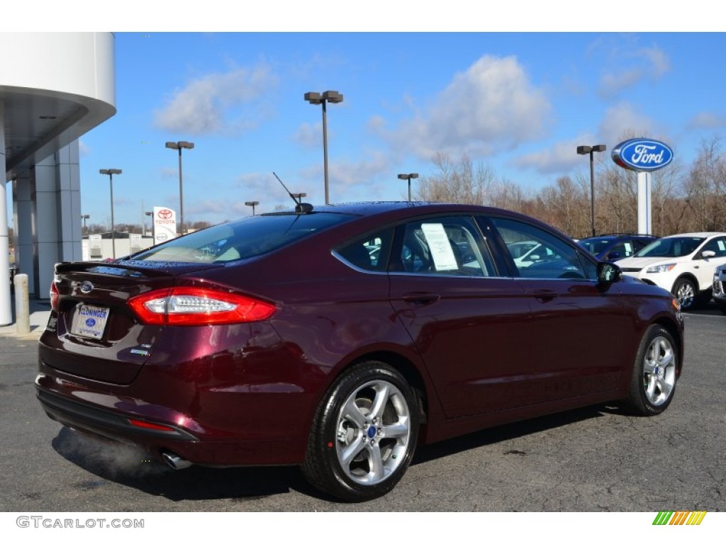 2013 Fusion SE 1.6 EcoBoost - Bordeaux Reserve Red Metallic / SE Appearance Package Charcoal Black/Red Stitching photo #3