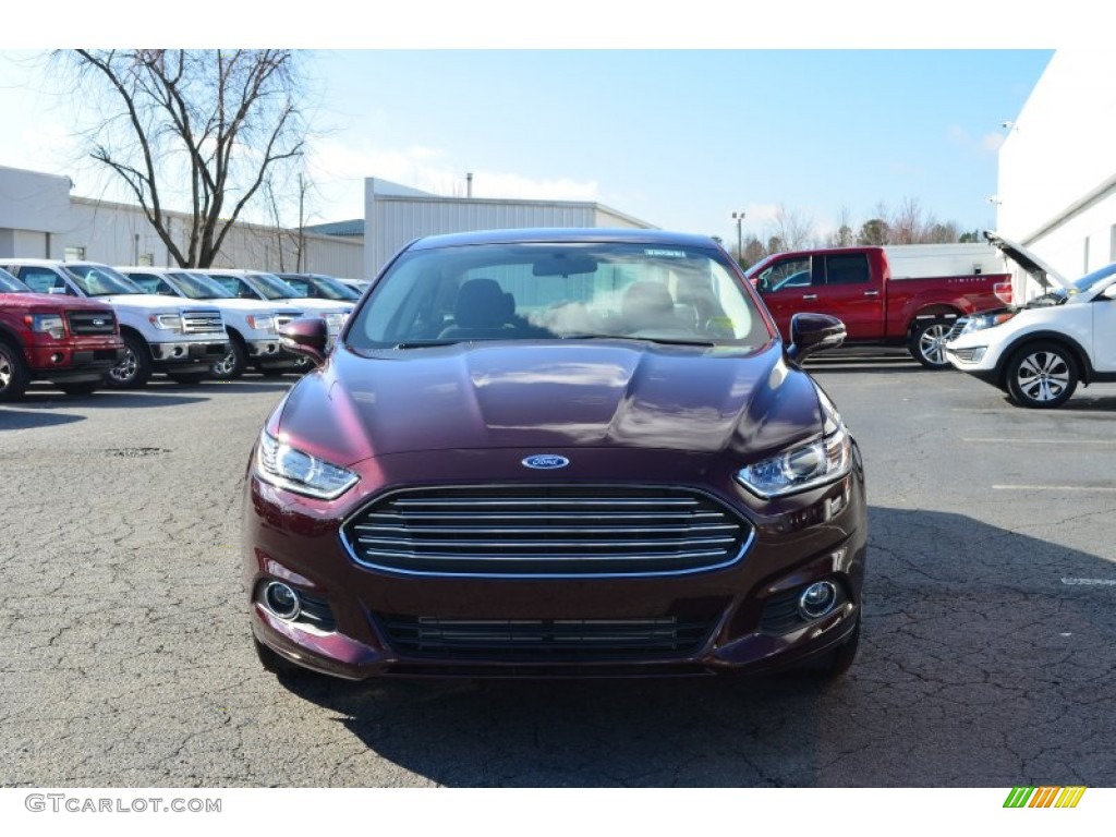 2013 Fusion SE 1.6 EcoBoost - Bordeaux Reserve Red Metallic / SE Appearance Package Charcoal Black/Red Stitching photo #7