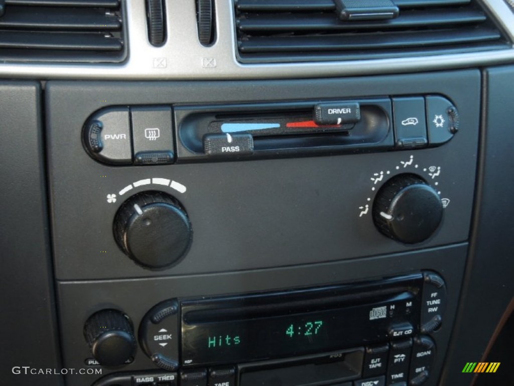2006 Chrysler Pacifica Standard Pacifica Model Controls Photo #77760752